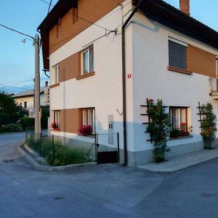Sobe Sabec Acomodação com café da manhã Postojna Exterior foto